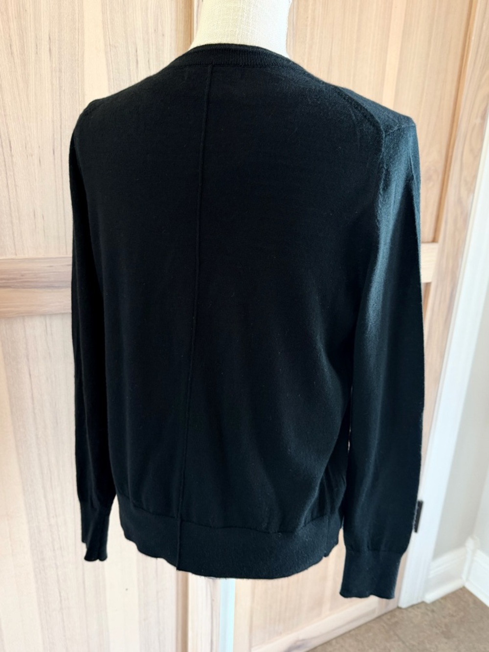 Banana Republic Factory Marino Wool Cardigan. Women’s Sz-M Black | Sweater - Picture 3 of 8